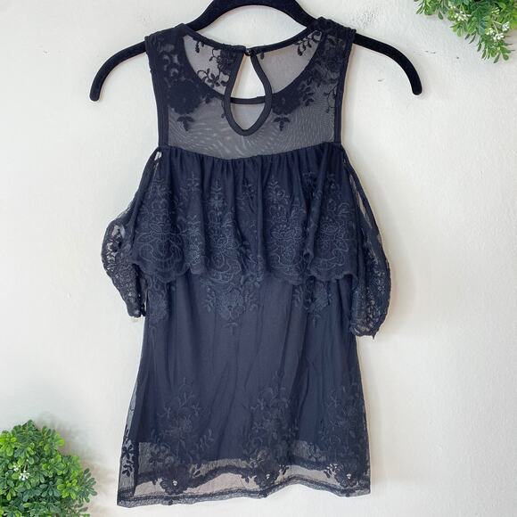 Francesca's black lace cold shoulder blouse - Picture 6 of 8